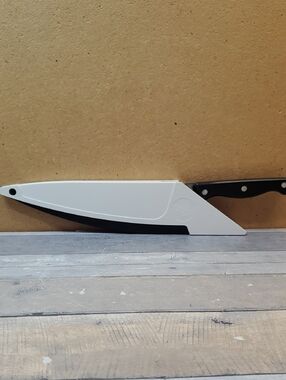 Pampered Chef Knife in Self Sharpening Case